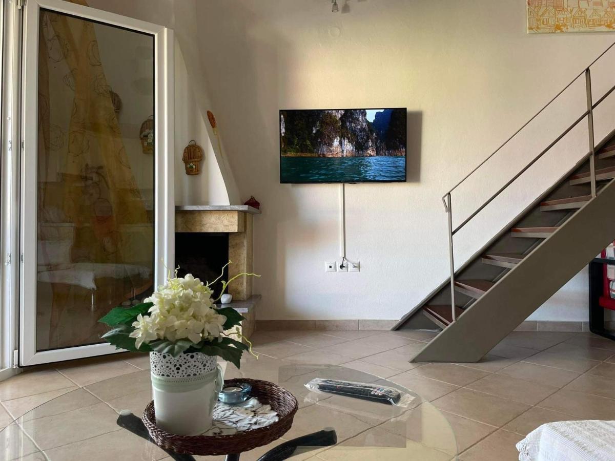 Cozy 2br In Mola Kaliva With Sea View