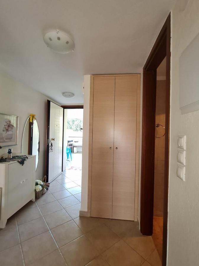 Apartment Cozy 2br In Mola Kaliva With Sea View